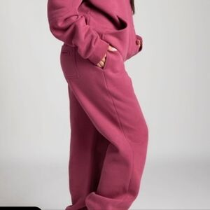 COMFRT DND Sweats, Color berry